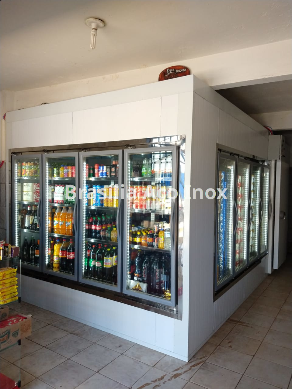 Câmara Fria Expositora. Walkin Cooler. Imagem 21